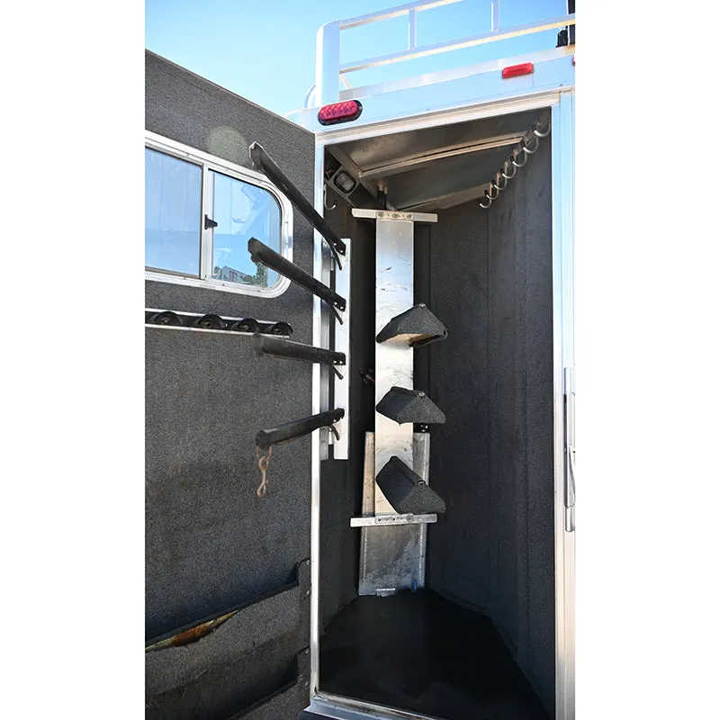 2006 Elite 3 Horse Trailer with 10' LQ